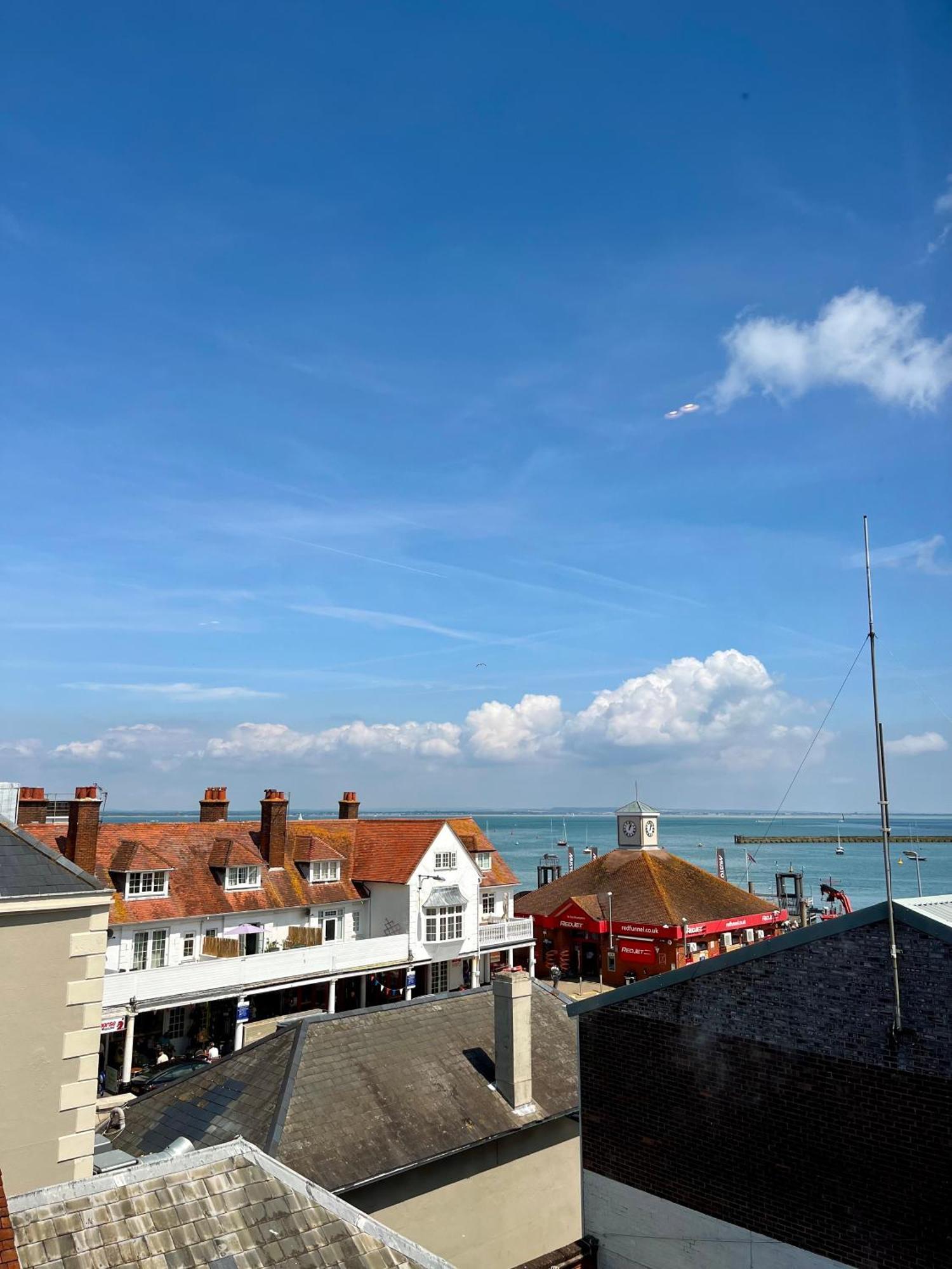 Pinnacle Suites Hotel Cowes  Exterior foto
